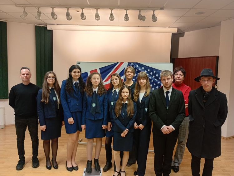 Angol vers- és prózamondó versenyen szerepeltek sikeresen tanulóink