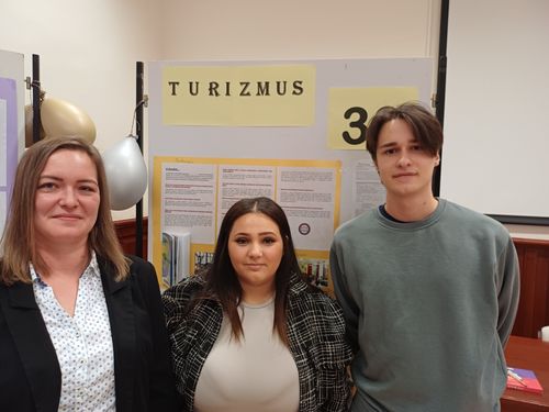 Pódiumbeszélgetés a kéttanítási nyelvű turisztika képzésünk 30. évfordulója alkalmából