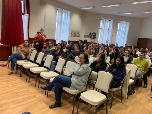 Második alkalommal köszönthettük iskolánkban a Turizmus szak 30. évfordulója alkalmából egykori berzés diákjainkat, akik turizmus–vendéglátást tanultak és azóta is ezen a területen dolgoznak.