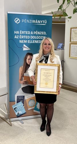 Iskolánk oktatója, Sidlovicsné Papp Ildikó a Pénzmúzeum „Pénzügyi Tudatosság Fejlesztéséért” díjának egyik idei kitüntetettje lett!